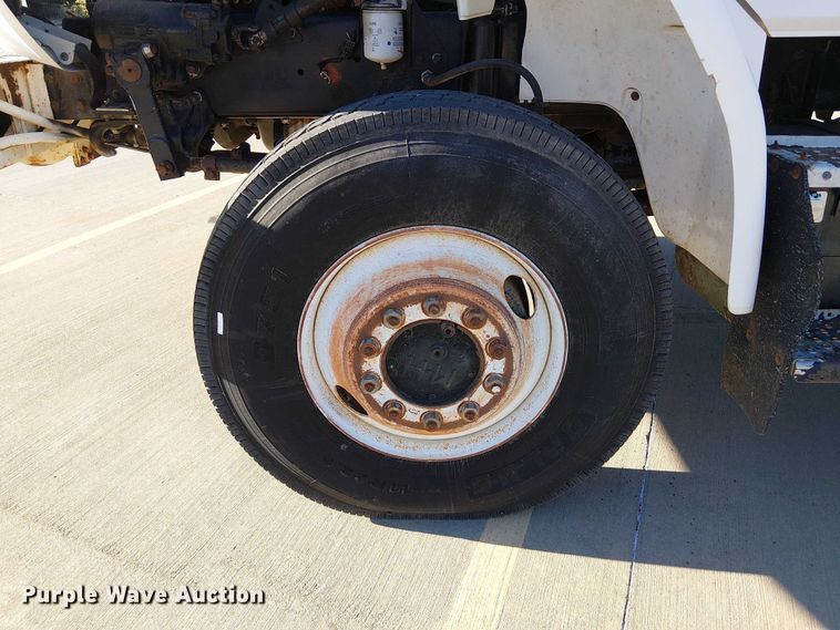 image for item DJ7893 1998 Freightliner FL80 bucket truck