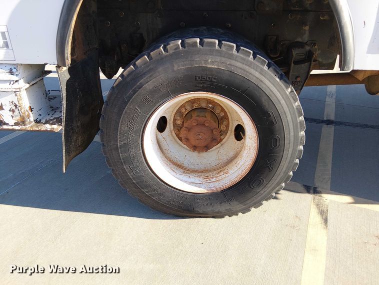 image for item DJ7893 1998 Freightliner FL80 bucket truck