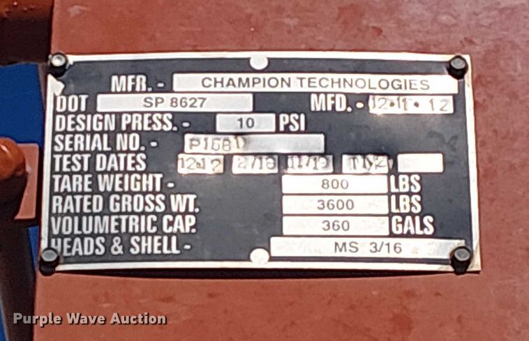 image for item DJ7895 2012 Peterbilt 348 fuel / lube truck