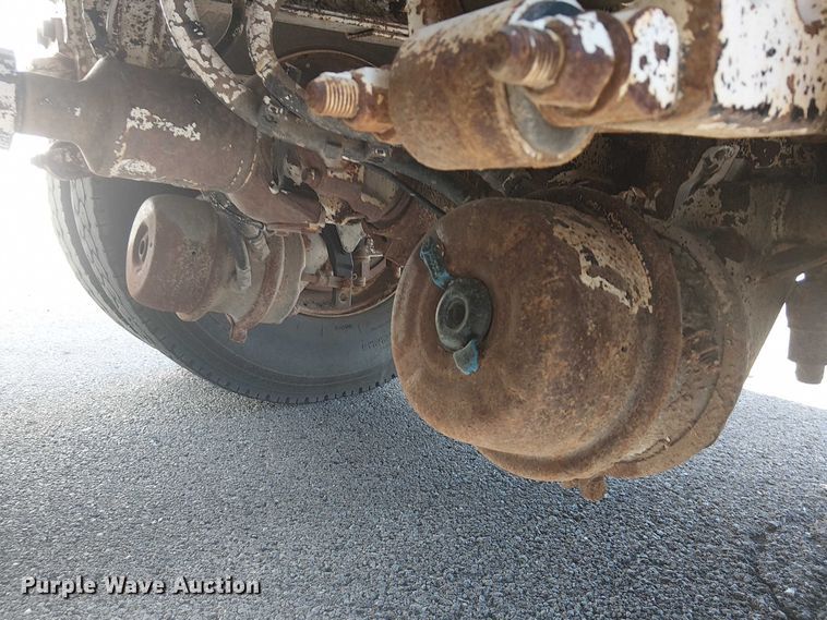 image for item DJ7895 2012 Peterbilt 348 fuel / lube truck