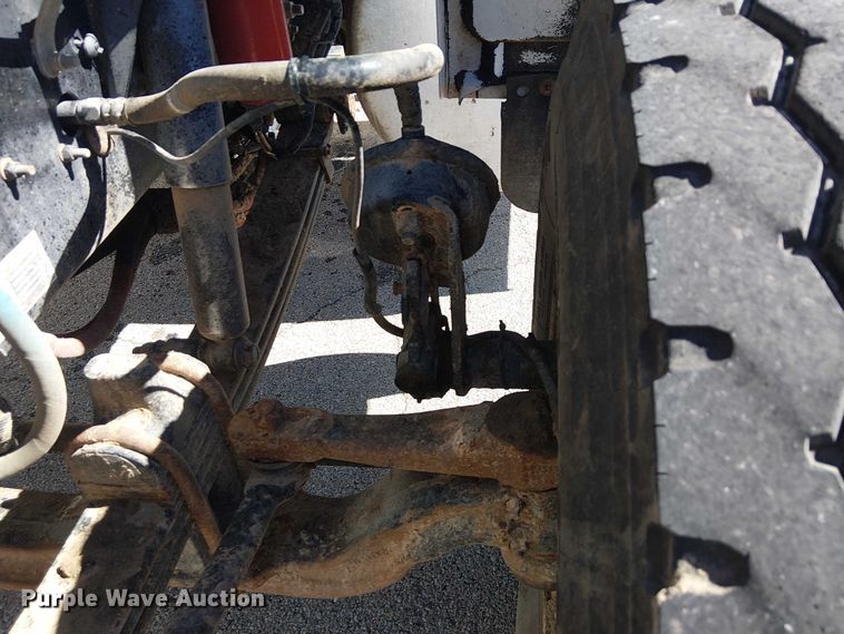 image for item DJ7895 2012 Peterbilt 348 fuel / lube truck