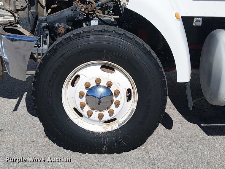 image for item DJ7895 2012 Peterbilt 348 fuel / lube truck