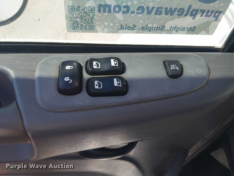 image for item DJ7895 2012 Peterbilt 348 fuel / lube truck