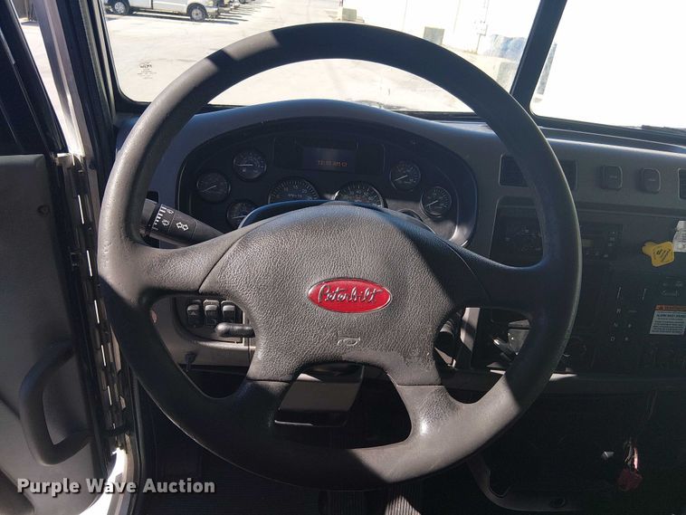 image for item DJ7895 2012 Peterbilt 348 fuel / lube truck