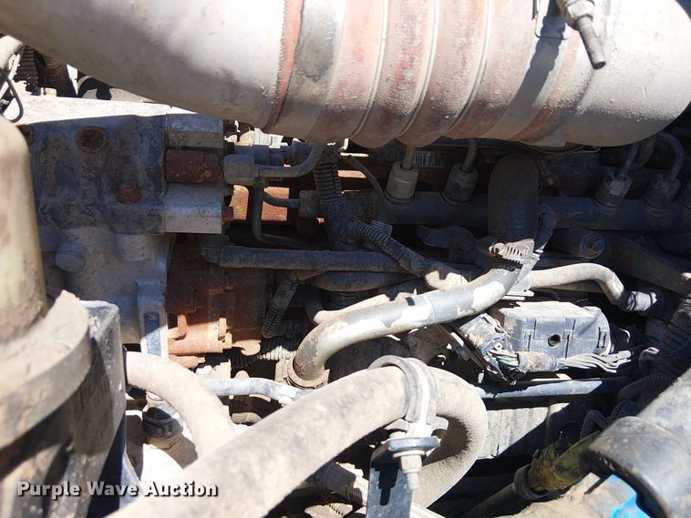 image for item DJ7895 2012 Peterbilt 348 fuel / lube truck