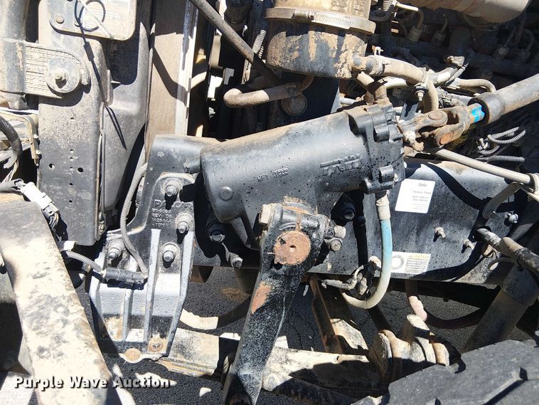 image for item DJ7895 2012 Peterbilt 348 fuel / lube truck