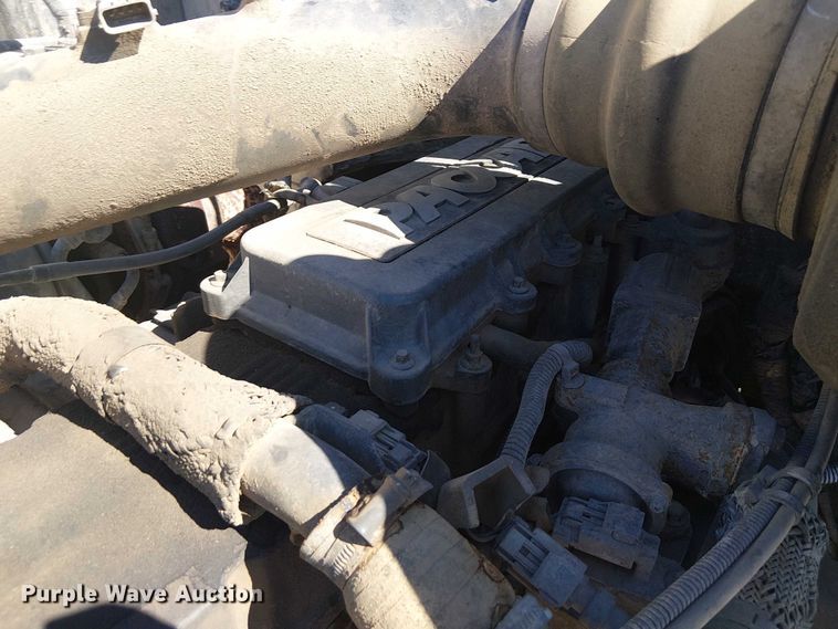 image for item DJ7895 2012 Peterbilt 348 fuel / lube truck