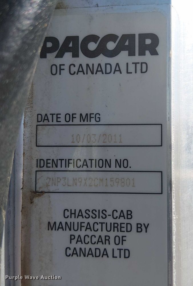 image for item DJ7895 2012 Peterbilt 348 fuel / lube truck