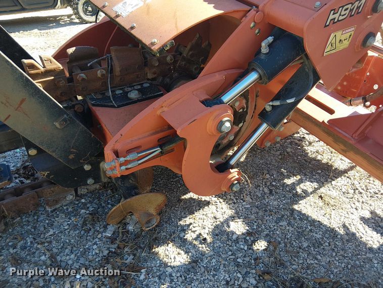 image for item DJ7906 Ditch Witch H911 trencher