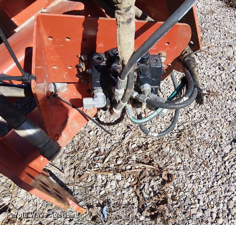 image for item DJ7906 Ditch Witch H911 trencher