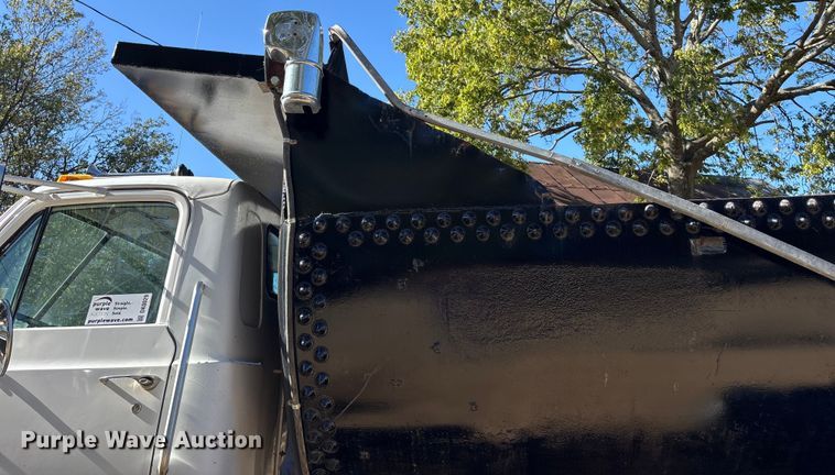 image for item DK0029 1984 GMC  Brigadier dump truck