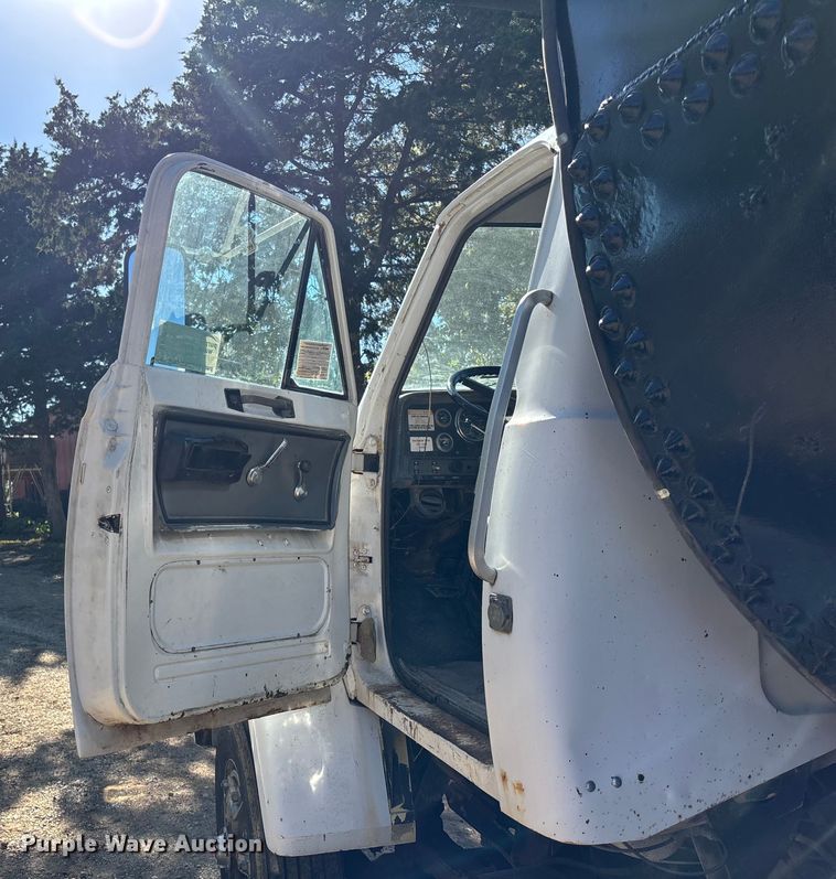 image for item DK0029 1984 GMC  Brigadier dump truck