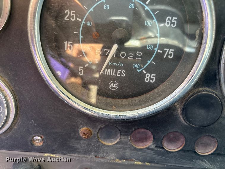 image for item DK0029 1984 GMC  Brigadier dump truck