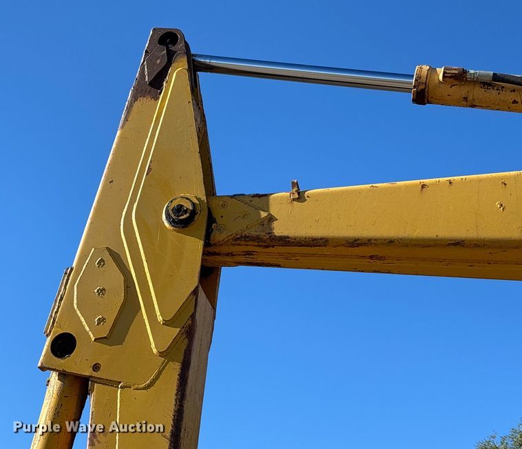 image for item DK0032 1980 John Deere 690BB excavator