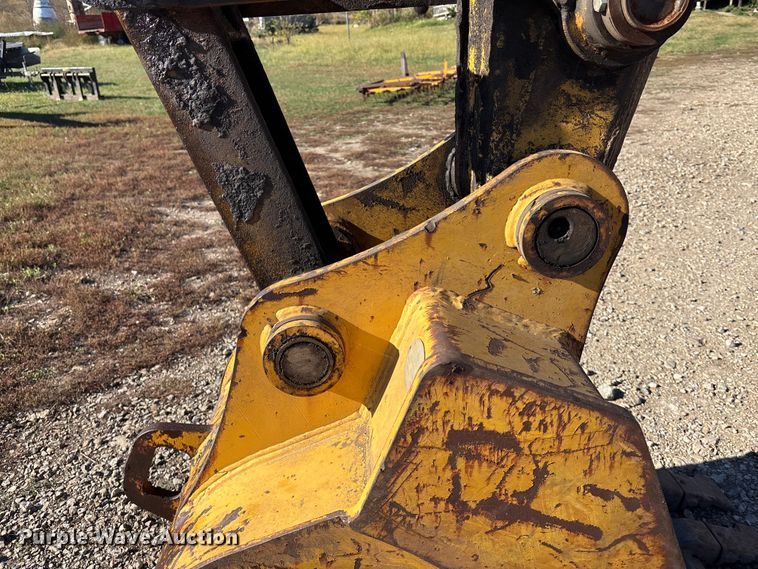 image for item DK0032 1980 John Deere 690BB excavator