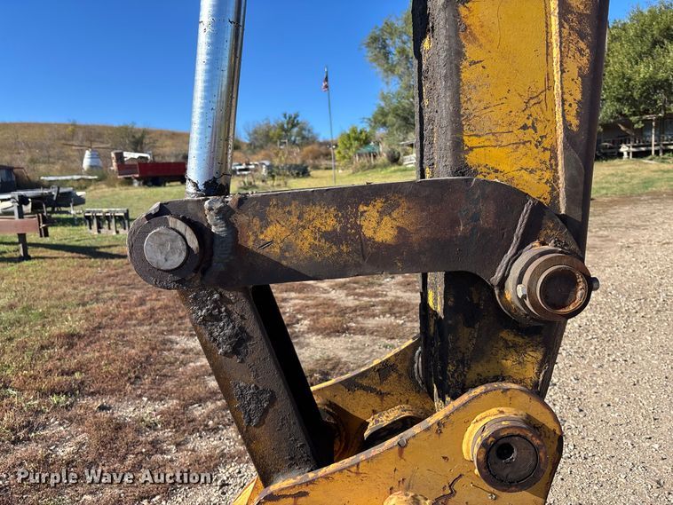 image for item DK0032 1980 John Deere 690BB excavator