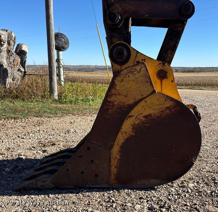 image for item DK0032 1980 John Deere 690BB excavator