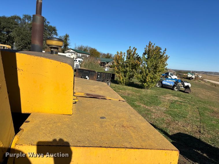 image for item DK0032 1980 John Deere 690BB excavator