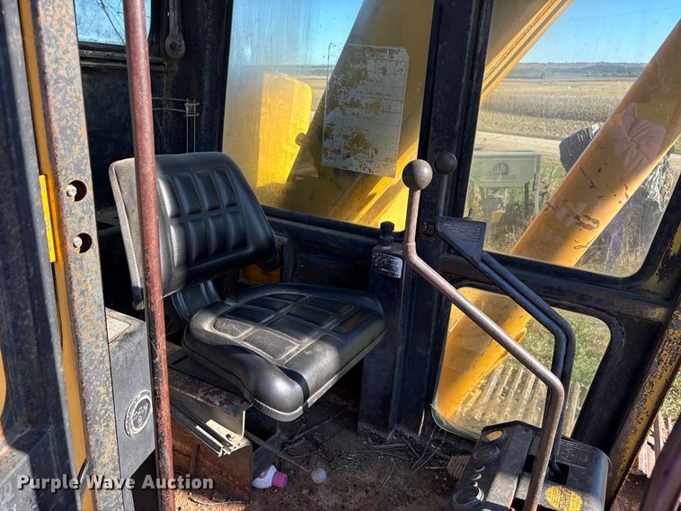 image for item DK0032 1980 John Deere 690BB excavator