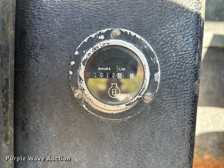 image for item DK0032 1980 John Deere 690BB excavator