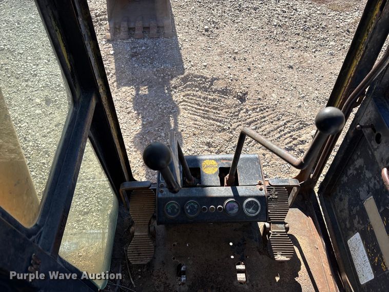 image for item DK0032 1980 John Deere 690BB excavator