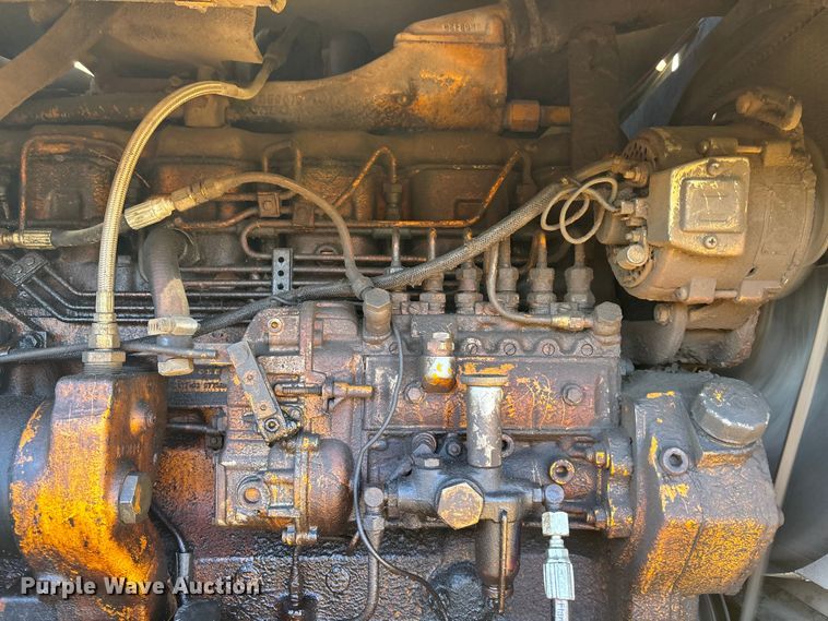 image for item DK0032 1980 John Deere 690BB excavator