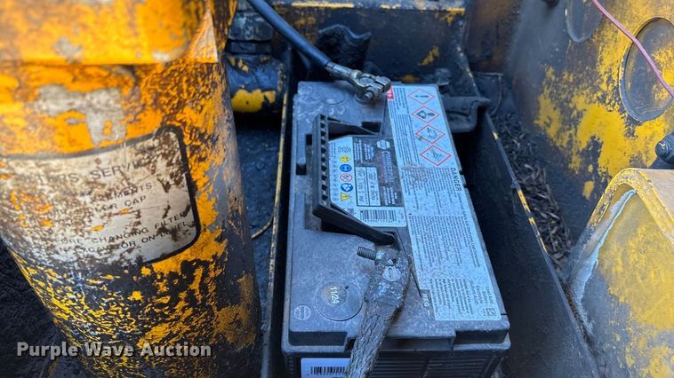 image for item DK0032 1980 John Deere 690BB excavator