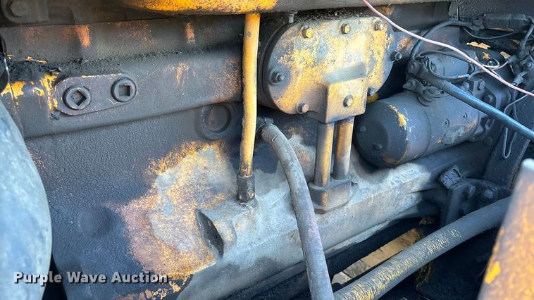 image for item DK0032 1980 John Deere 690BB excavator