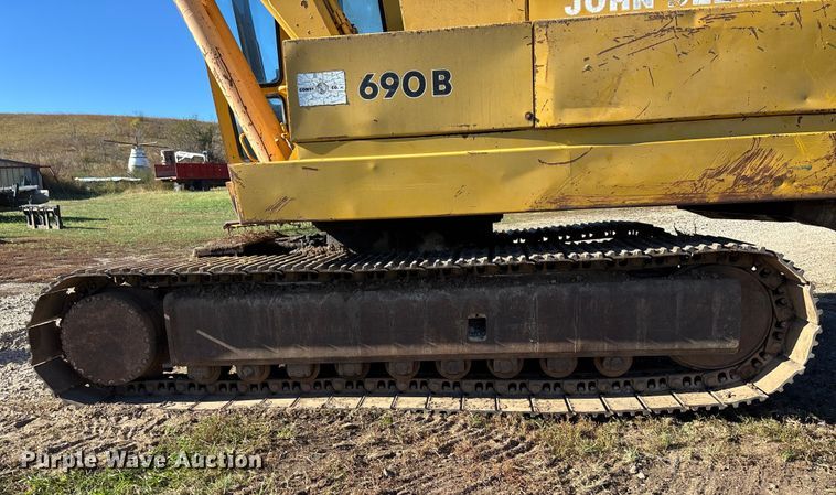 image for item DK0032 1980 John Deere 690BB excavator