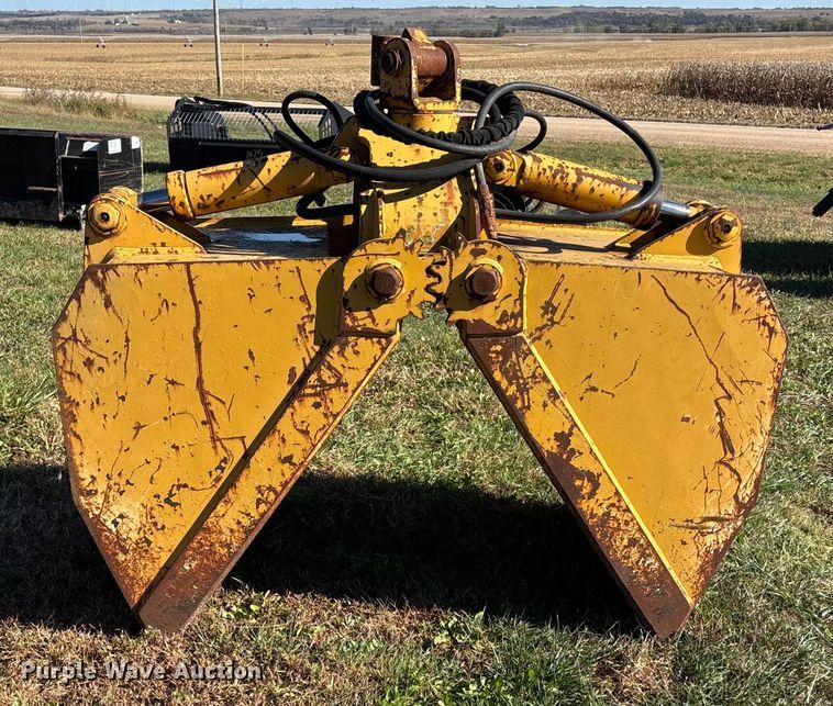 image for item DK0038 Clamshell bucket