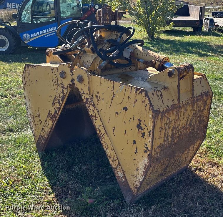 image for item DK0038 Clamshell bucket