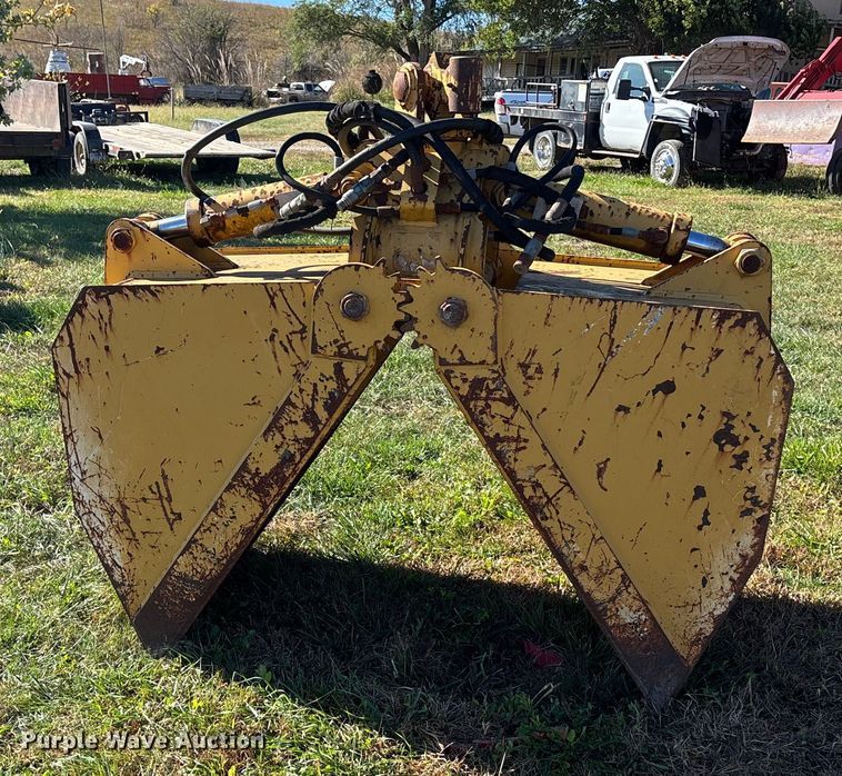 image for item DK0038 Clamshell bucket