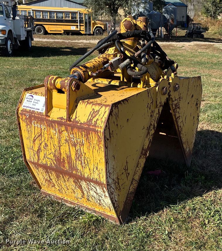 image for item DK0038 Clamshell bucket