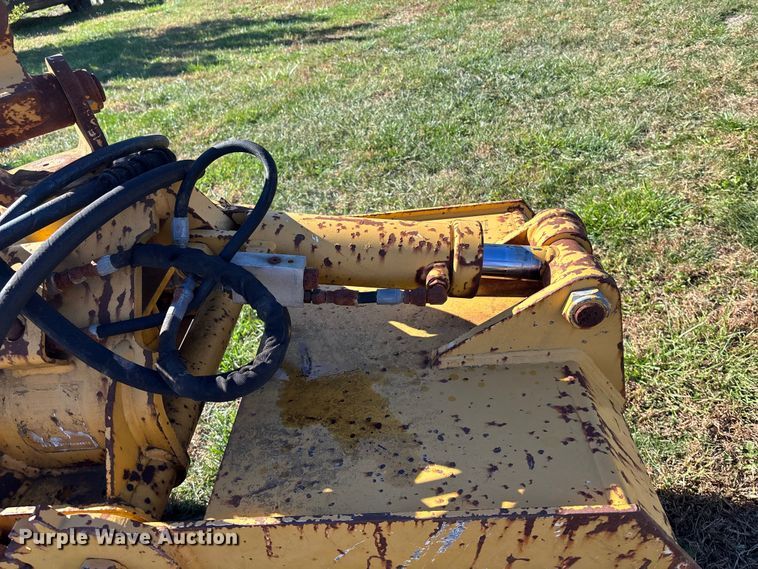 image for item DK0038 Clamshell bucket