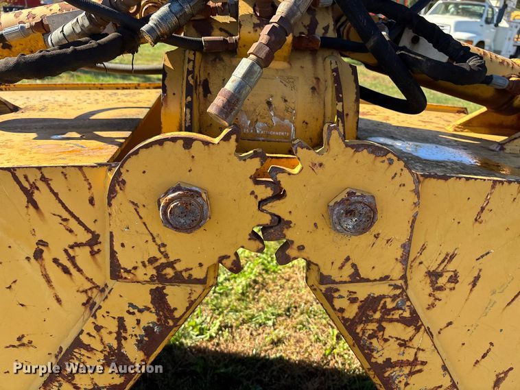 image for item DK0038 Clamshell bucket