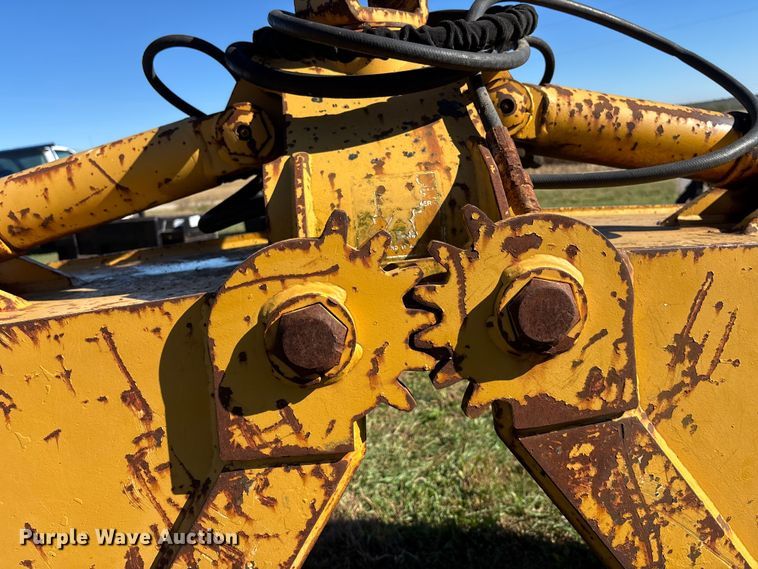 image for item DK0038 Clamshell bucket