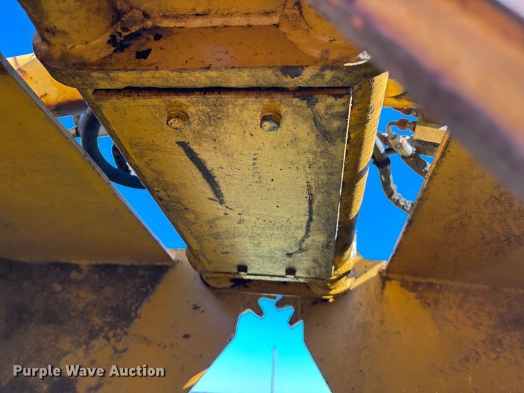 image for item DK0038 Clamshell bucket