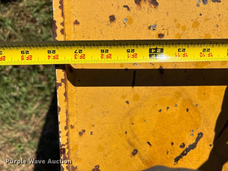 image for item DK0038 Clamshell bucket