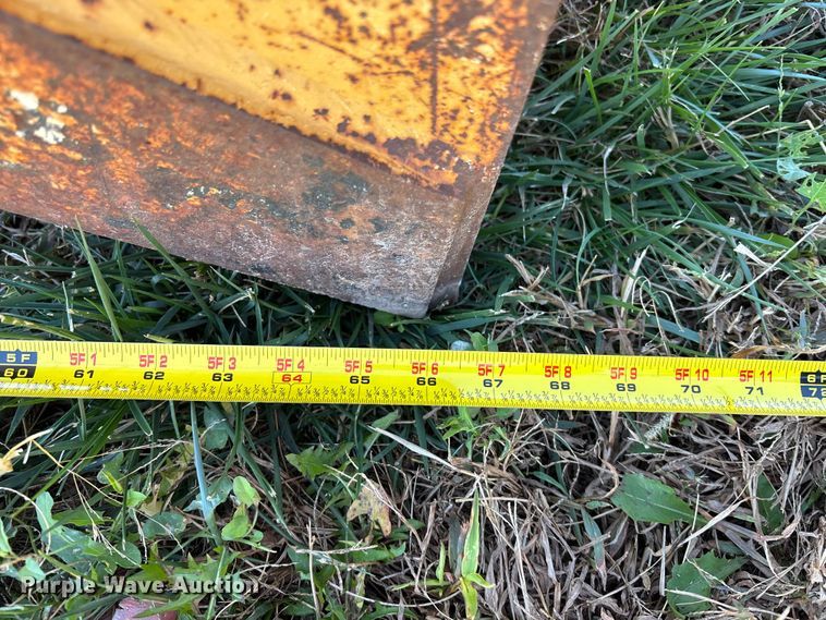 image for item DK0038 Clamshell bucket