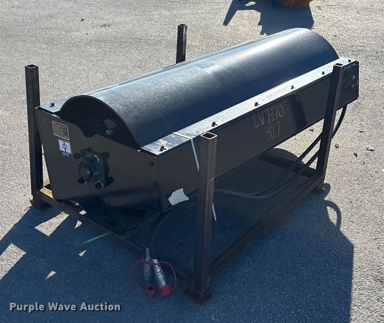 image for item DK0097 2025 GIYI  GY-CW59 skid steer vibratory roller