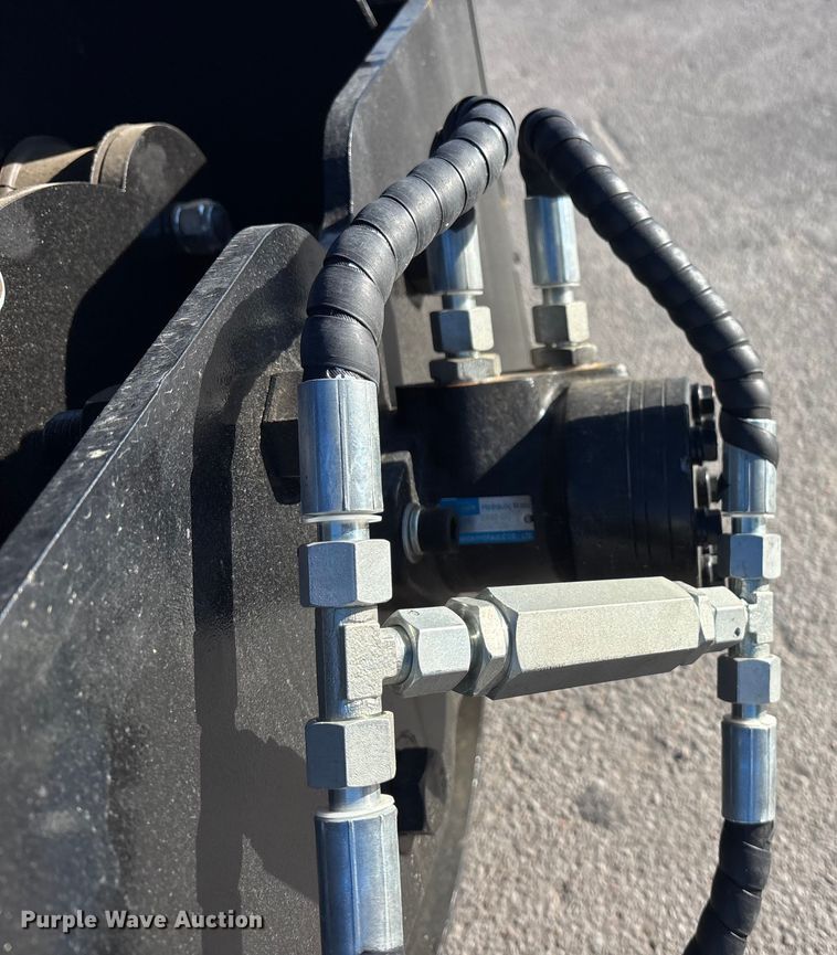 image for item DK0097 2025 GIYI  GY-CW59 skid steer vibratory roller