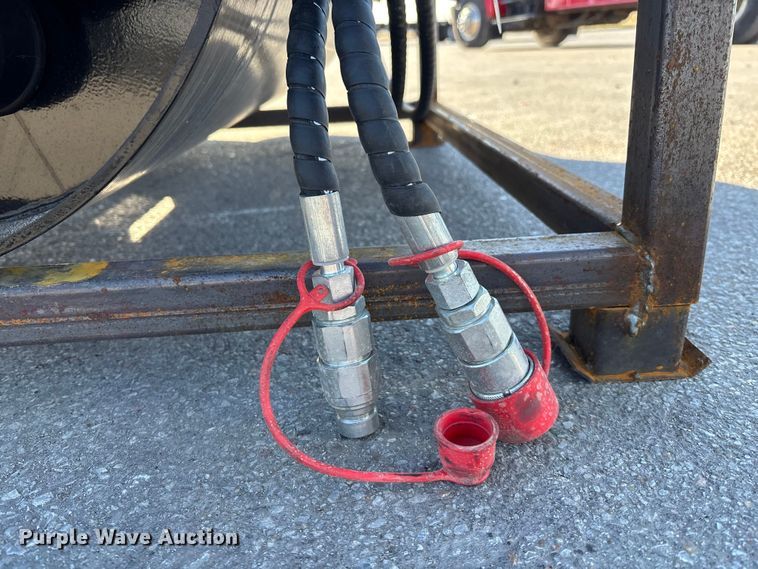 image for item DK0097 2025 GIYI  GY-CW59 skid steer vibratory roller