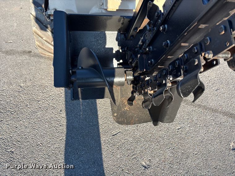 image for item DK0100 2000 Ditch Witch 410 SXD trencher