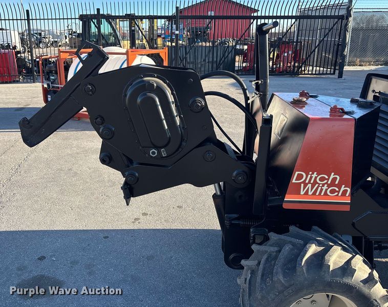 image for item DK0100 2000 Ditch Witch 410 SXD trencher