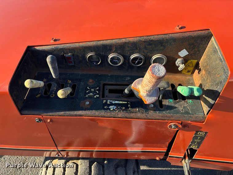 image for item DK0100 2000 Ditch Witch 410 SXD trencher