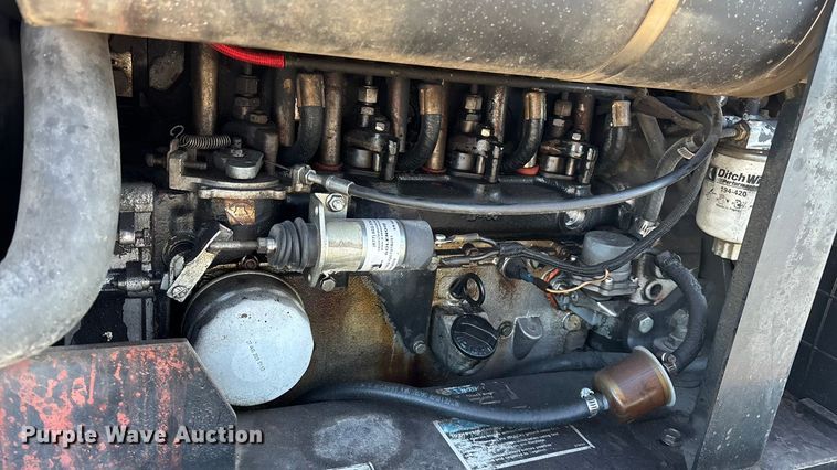 image for item DK0100 2000 Ditch Witch 410 SXD trencher