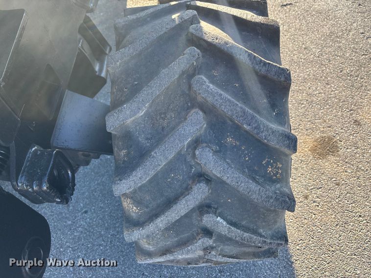 image for item DK0100 2000 Ditch Witch 410 SXD trencher