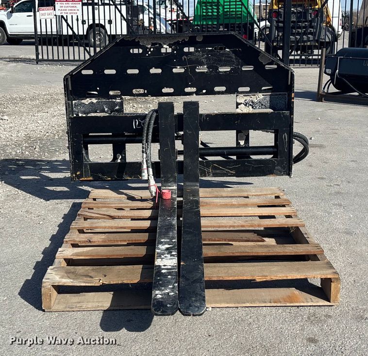 image for item DK0110 GIYI SF60 skid steer forks