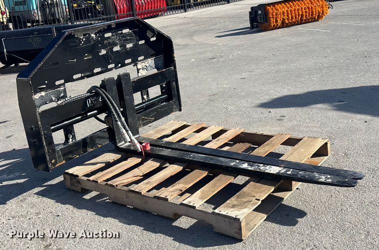 image for item DK0110 GIYI SF60 skid steer forks