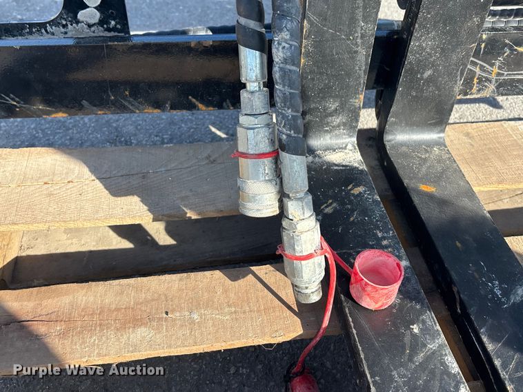 image for item DK0110 GIYI SF60 skid steer forks